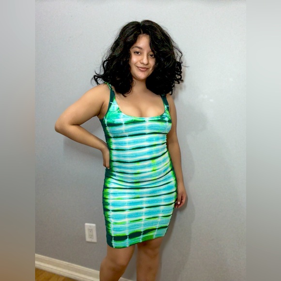 Bebe Bodycon Dress - Picture 4 of 7